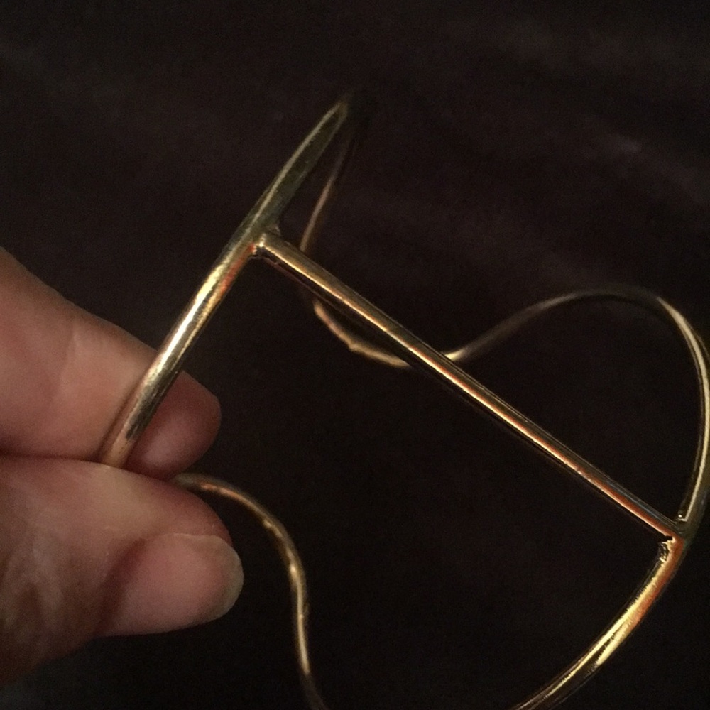 Gold colored cuff - Picture 2 of 2
